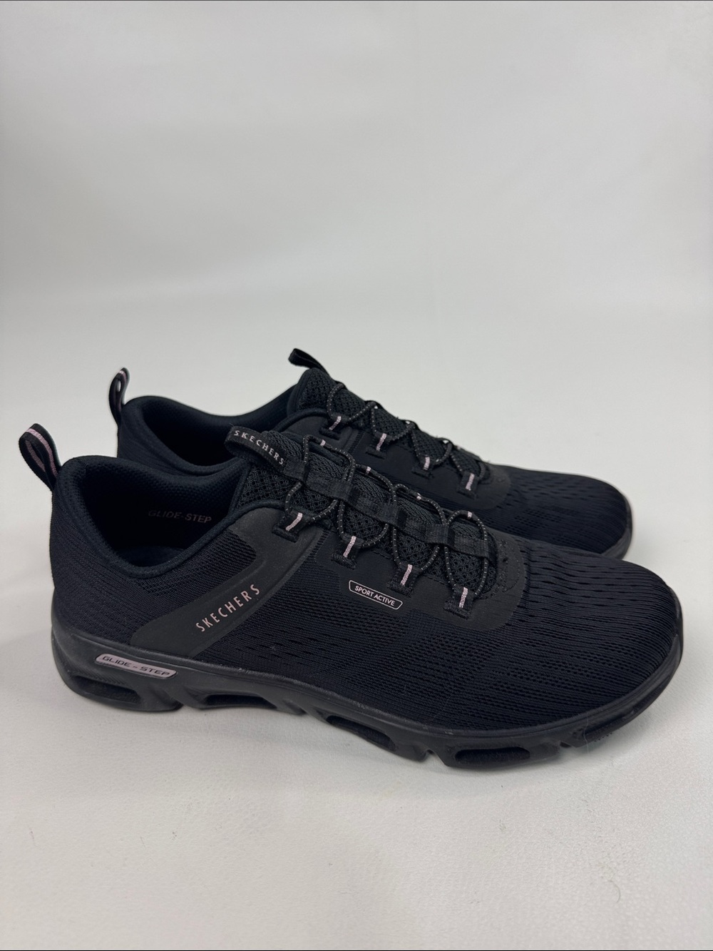 Skechers Glide Step Women's Black Slip-On Sneakers Air cool Memory foam Size 8.5